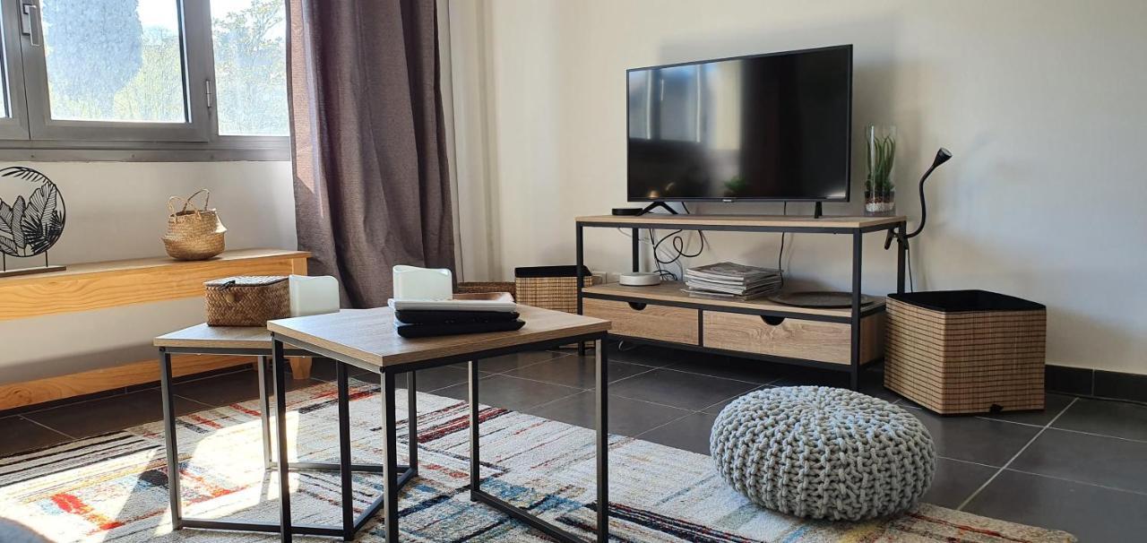 Studio Et Appartement A 2 Pas De La Cite Carcassone Kültér fotó